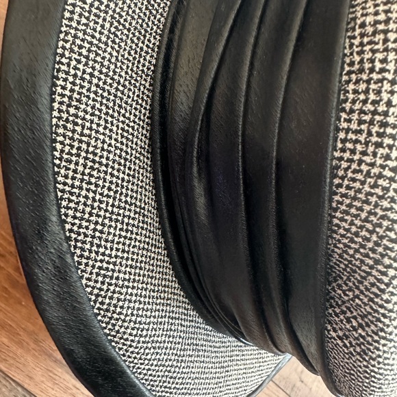 Hat - Picture 2 of 4